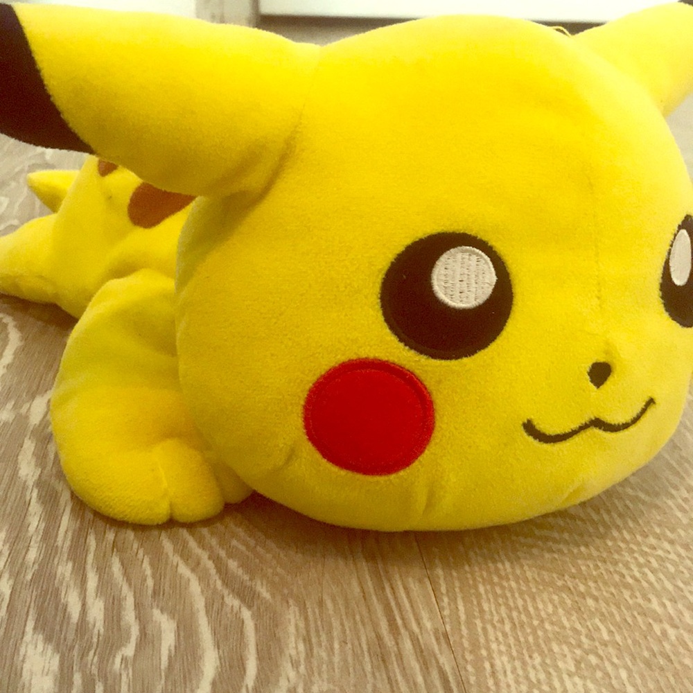 PIKACHU PLUSHIE FROM POKÉMON!! 🌟🌟🌟🌟